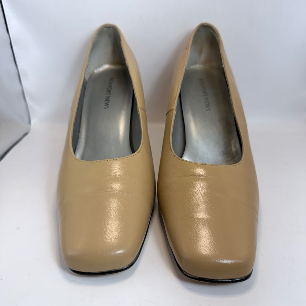 Newport News Tan Leather Square Toe Pumps Block Heel Size 9W Beige Professional - Picture 2 of 6